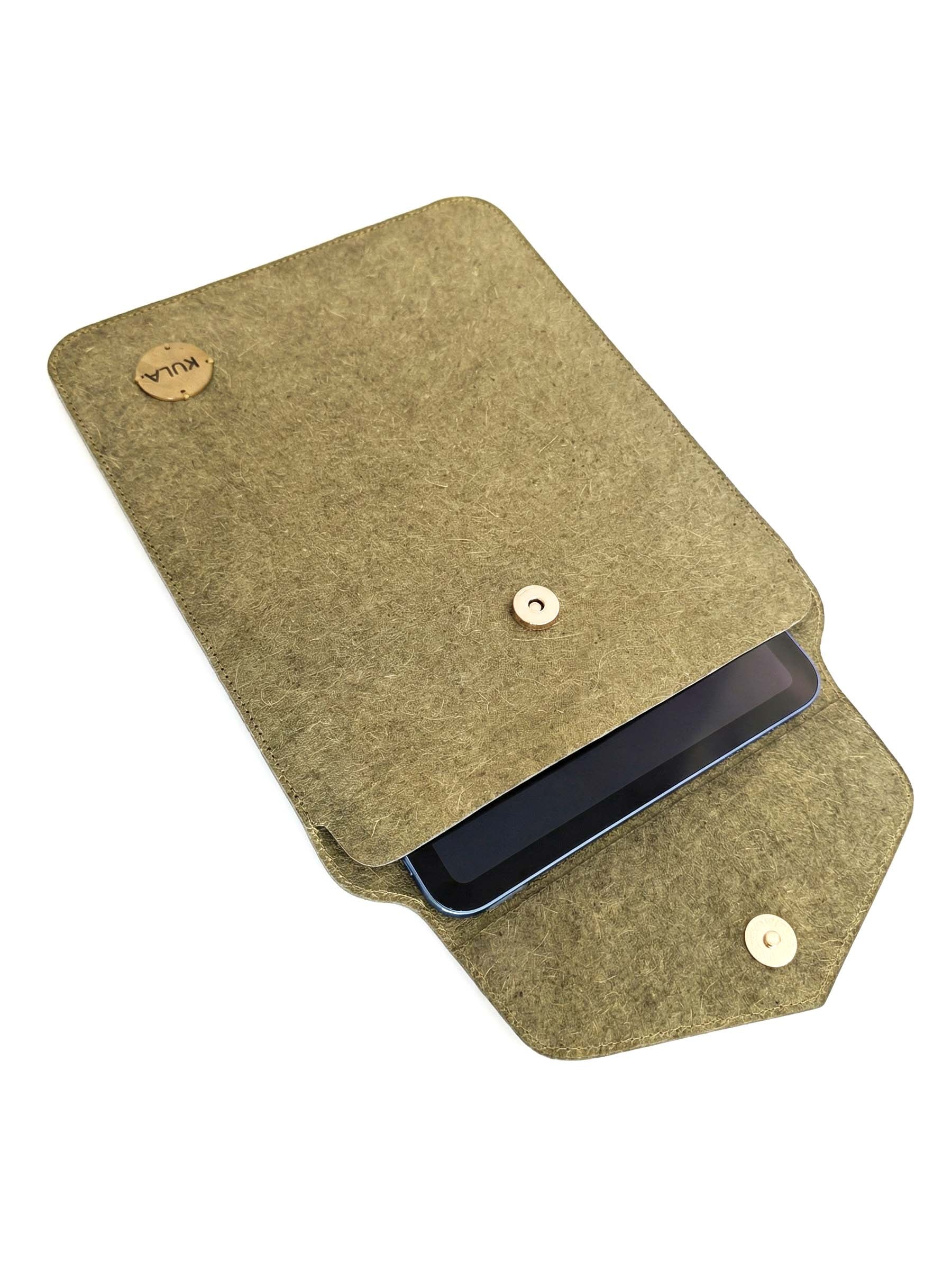 Mountain Green Coconut Leather 11 Inch iPad Sleeve – Magnetic Flip Closure